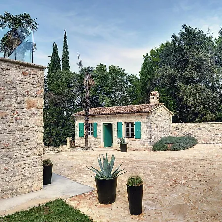 Villa Julija *