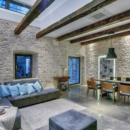Julija Villa Pula